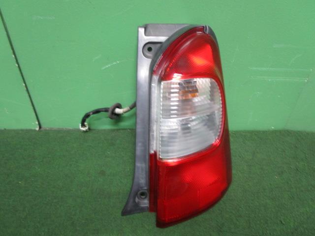 エッセ CBA-L245S 右テールランプ カスタム 4WD 81550-B2130【岐阜発】拍卖