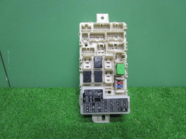 eKワゴン DBA-B11W ヒューズボックス 8565A350【岐阜発】拍卖