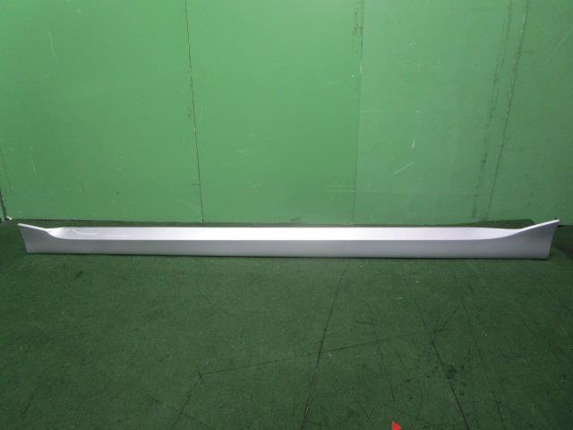 bB DBA-QNC20 左サイドステップ S エアロパッケージ 75806-B1020-B0【岐阜発】拍卖