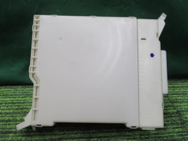 マークX DBA-GRX120 ヒューズボックス 250G Fパッケージ 82730-22161【岐阜発】拍卖