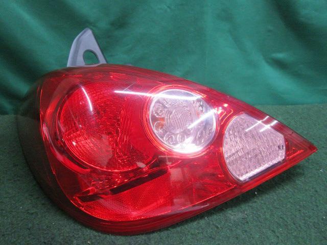 ティーダ DBA-C11 左テールランプ 15S +ナビHDD 26555-ED00B【岐阜発】拍卖