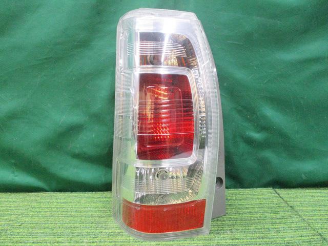 ルクラ DBA-L455F 左テールランプ カスタムR リミテッド 81561-B22006【岐阜発】拍卖