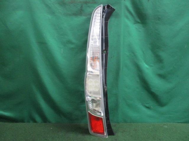ステラ DBA-LA100F 左テールランプ カスタムRS 81560-B2380【岐阜発】拍卖