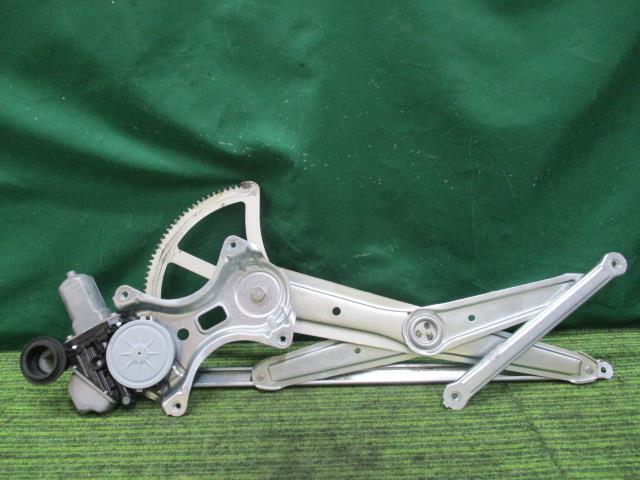 ノア DBA-ZRR70G 右Fドアレギュレータ・モーター X スマートエディション 8人 85710-30500【岐阜発】拍卖