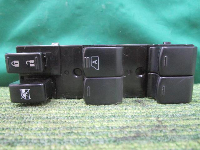 ノート DBA-E12 パワーウインドウスイッチ X Vセレクション+セーフティ 25401-3VA0D【岐阜発】拍卖