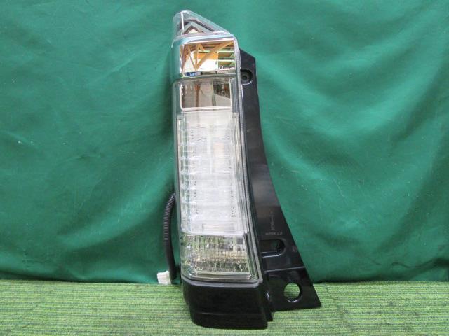 N-BOX DBA-JF1 左テールランプ カスタムG ターボSSパッケージ 33551-TY0-J51【岐阜発】拍卖