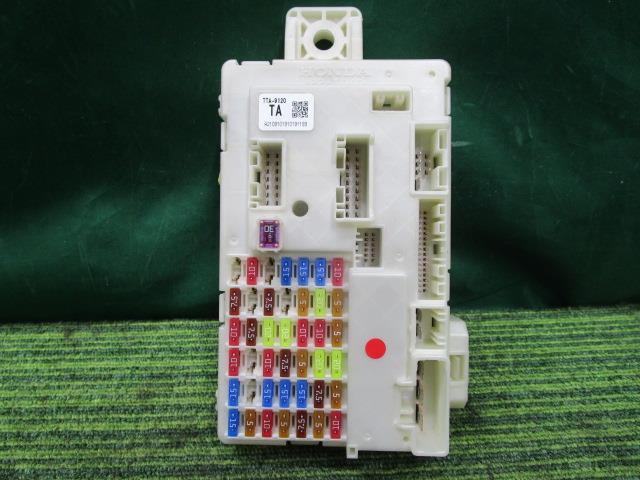 N-BOX DBA-JF3 ヒューズボックス G Lパッケージ ホンダセンシング 38200-TTA-911【岐阜発】拍卖