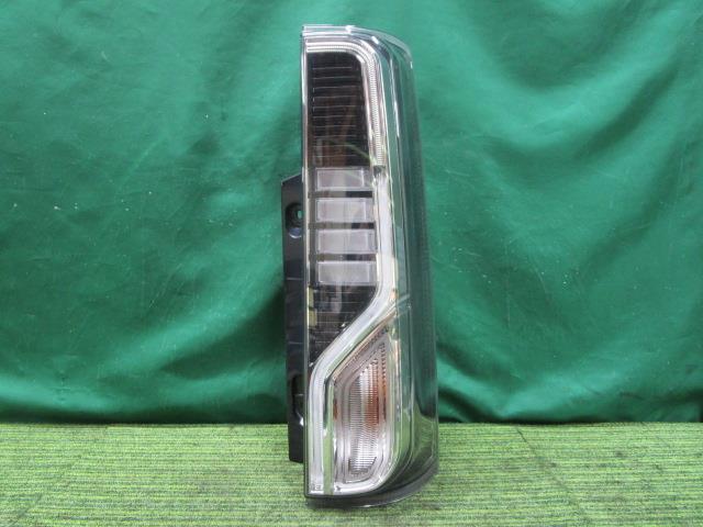 スペーシア DAA-MK53S 右テールランプ カスタム ハイブリッドXS 35650-79R51【岐阜発】拍卖