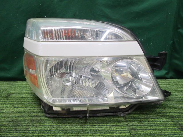 ヴォクシー CBA-AZR60G 右ヘッドランプASSY Z煌 8人 81110-28B10【岐阜発】拍卖
