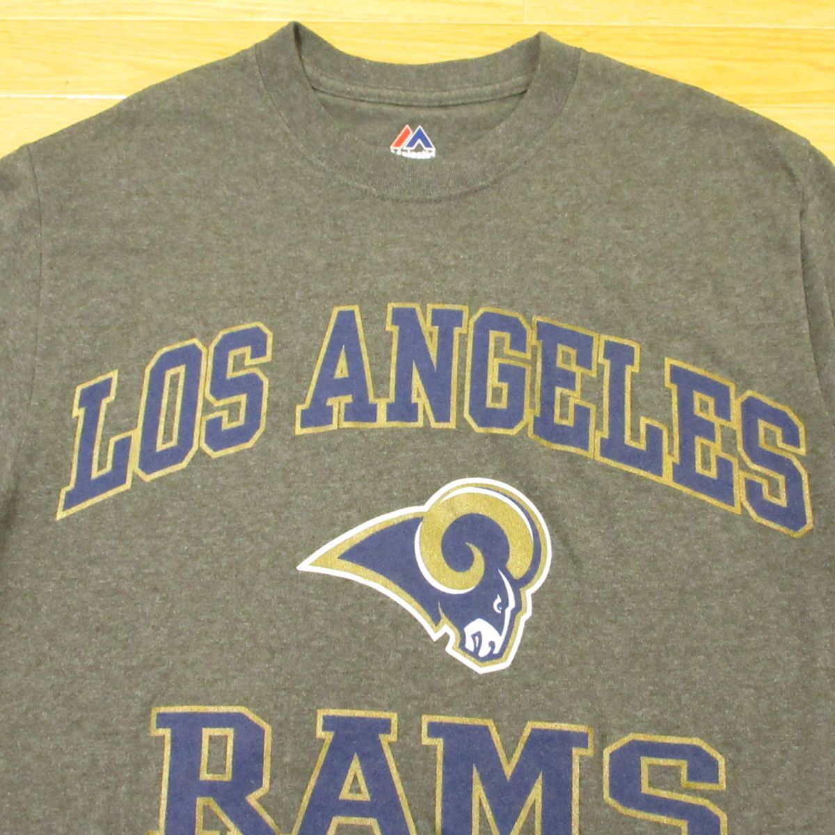 ◎使用少なめ!NFL ロサンゼルス・ラムズ Majestic製 ユニフォーム Tシャツ アメフト メンズ グレー Sサイズ◆AU0497拍卖