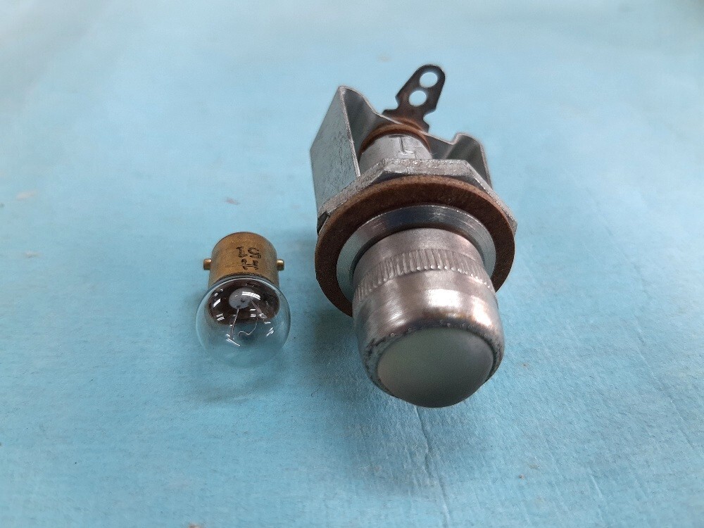 未使用品■おそらくアメリカ製 ランプホルダー 「白」 豆球付き インチ規格 複数あり拍卖