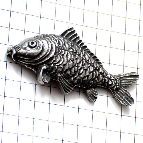 ピンバッジ・銀色の魚フィッシング釣りシルバーピューター製◆フランス限定ピンズ◆レアなヴィンテージものピンバッチ拍卖