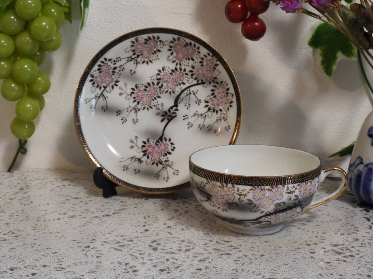 蔵出し・アンティーク オールドニッポン エッグシェル カップ & ソーサー、日本芸者透かし付き・総手描き桜絵柄・金仕上げ拍卖