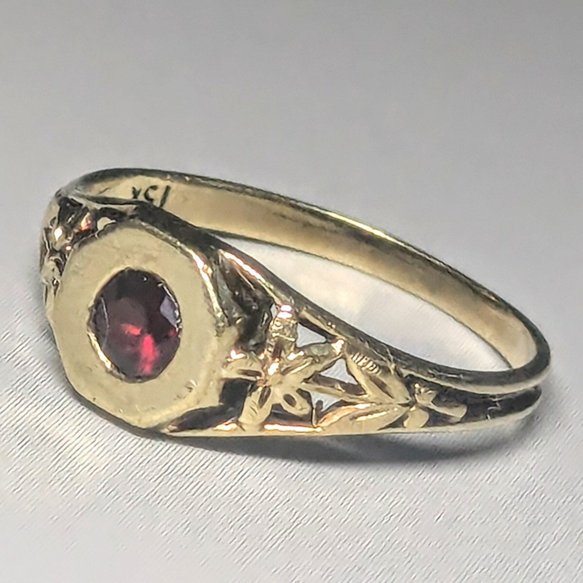 英国アンティーク1854年~1932年 15ctゴールド 15金 天然パイロープガーネットのリング拍卖