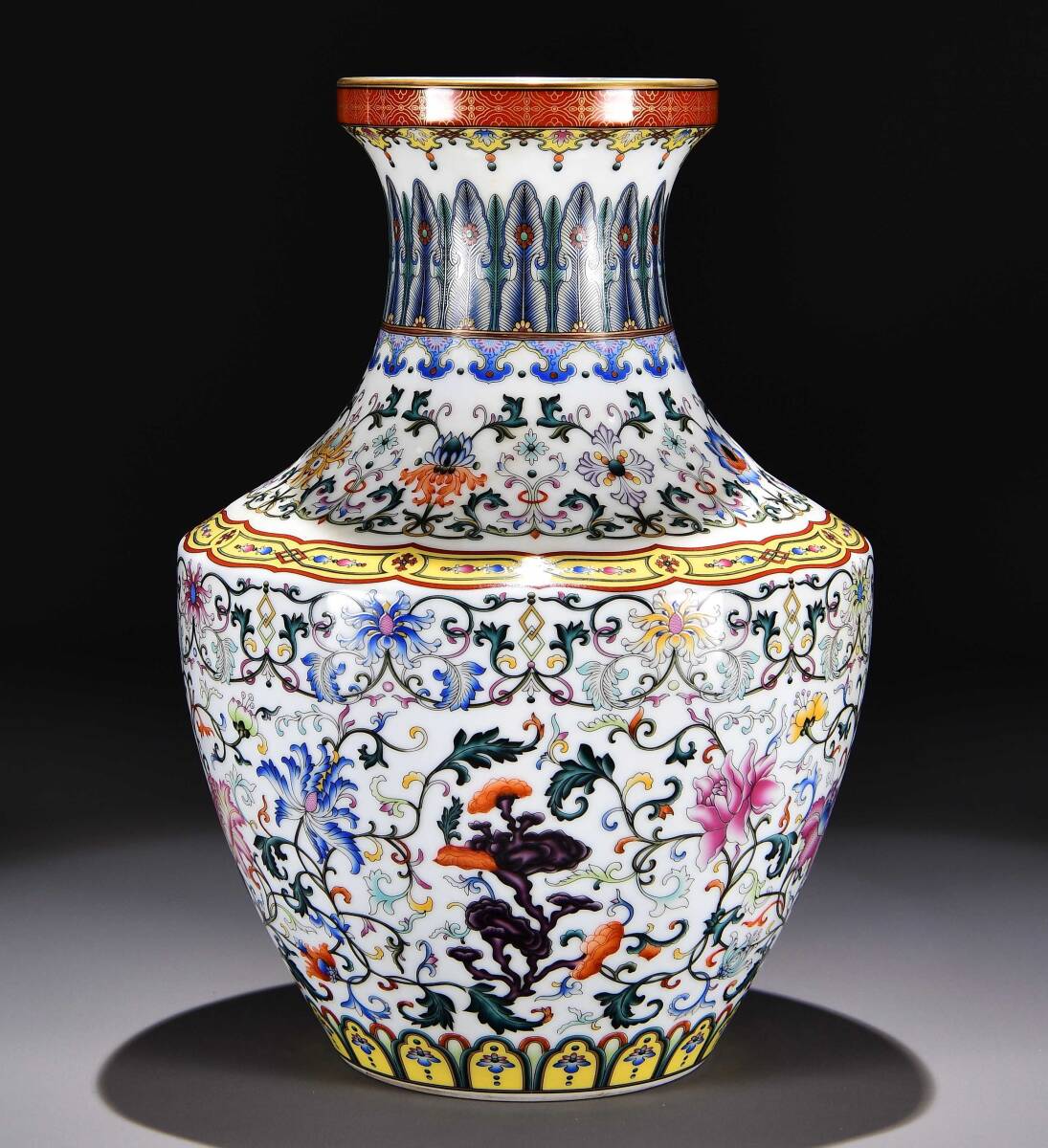 磁器 清代 乾隆年製 琺瑯彩花卉 芝口尊 文房具 唐磁 古陶磁器 陶芸 中国古美術 古賞物 古置物 唐物 旧蔵 S77拍卖