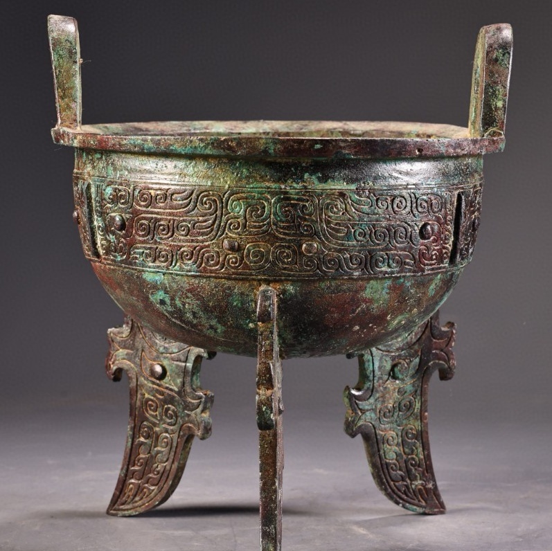 珍藏 中国春秋時代の青銅三足園鼎 青銅器 時代物 中國古美術 置物 賞物 唐物 S77拍卖