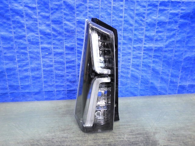 S500 タントカスタム LA650 LA660 左テール LED 220-69075 C シフォンカスタム LA650F LA660F 美品拍卖