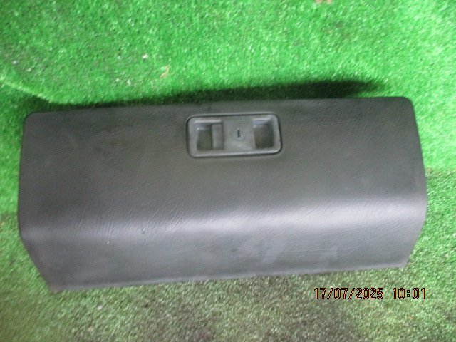 (0405)FC3S サバンナRX-7 グローブボックス拍卖