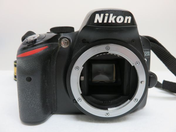 ニコン Nikon デジカメ一眼レフ D3200 /バッテリー・充電器付属拍卖