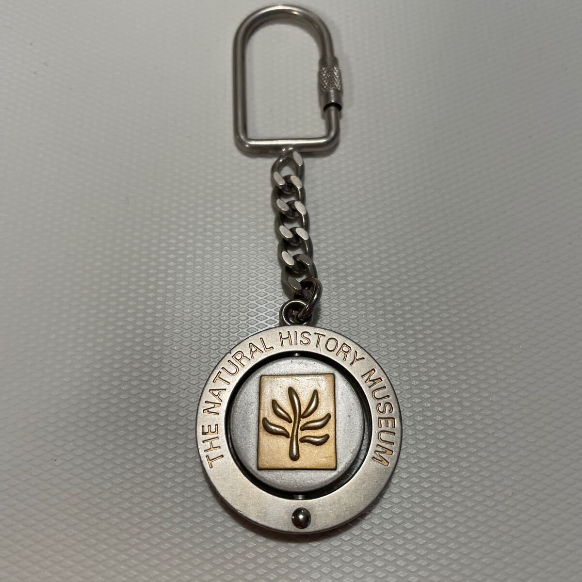 未使用!ロンドン自然史博物館 THE NATURAL HISTORY MUSEUM (大英博物館分館) テラノサウルス Tレックス 金属製 キーホルダー 希少!拍卖