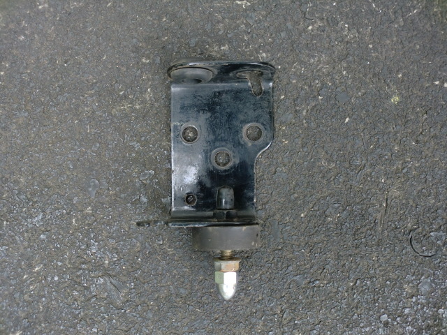 ハーレー ブラケット ラバーマウント バッテリー? ラバーマウントスタッド付き拍卖