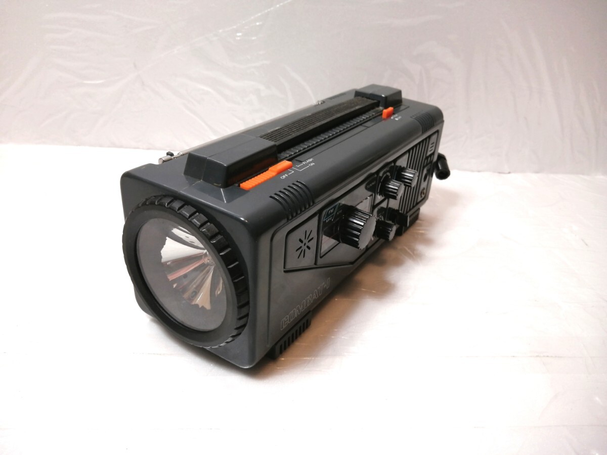 多機能防災ラジオ FM AM ライト フラッシュ サイレン COMBAT1 手回し発電拍卖