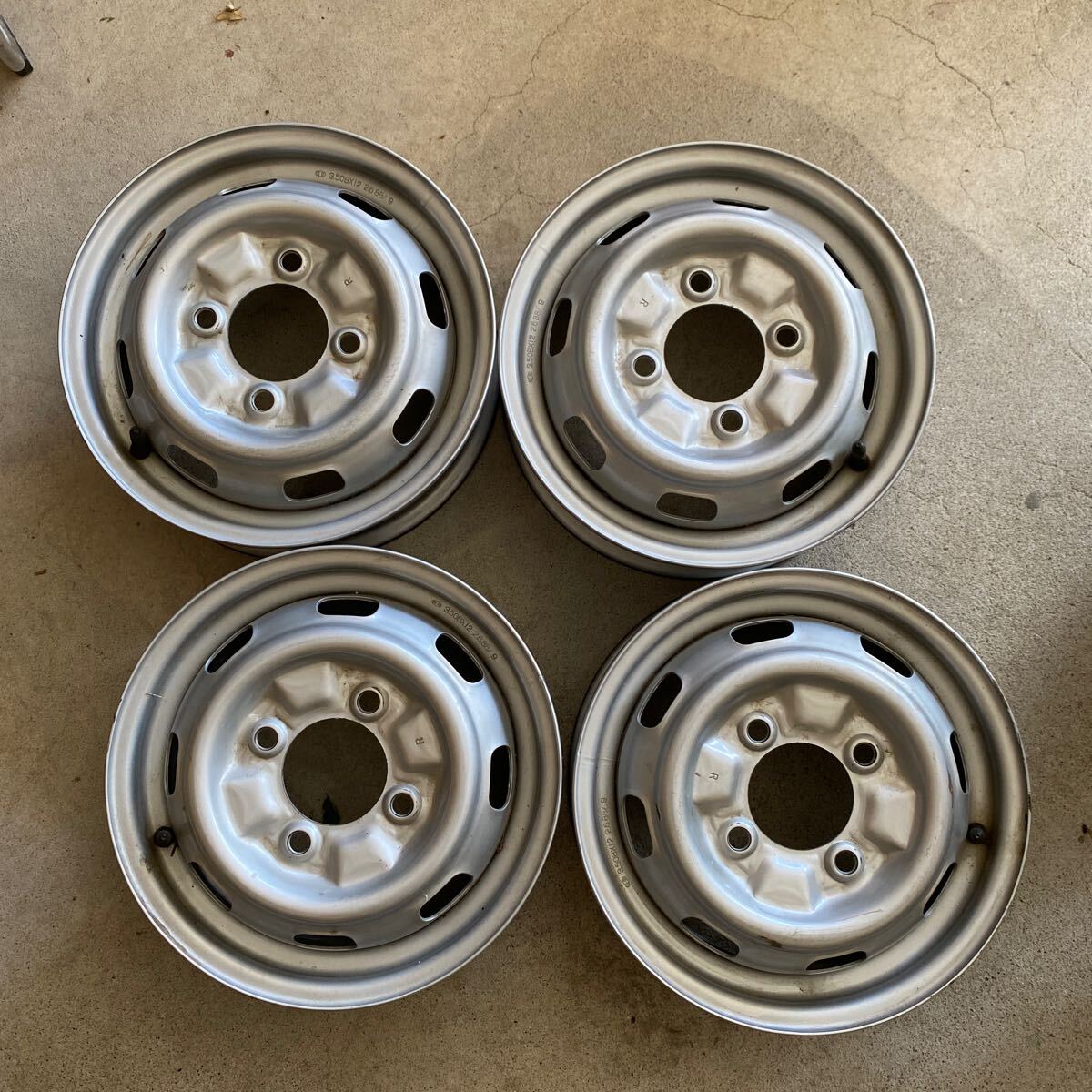 T3545 希少 旧車 12インチ 3.5B 4H 110 インセット+48 ハブ径75mm スチールホイール 4本拍卖