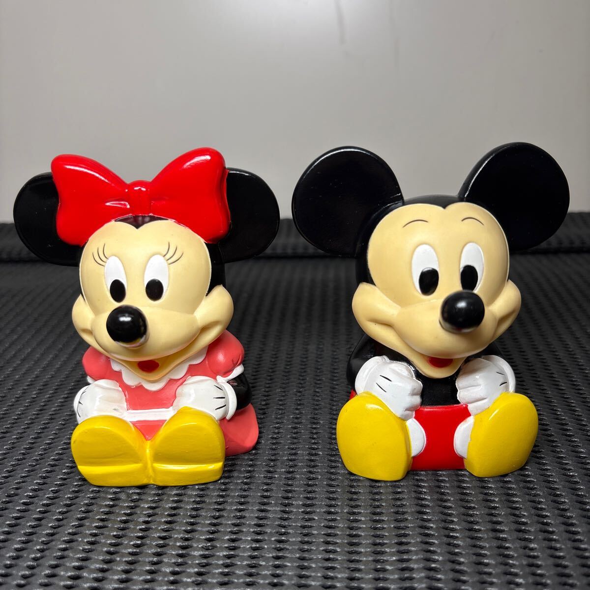★ディズニー ミッキー&ミニー 貯金箱 2体セット マスコット アンティーク コレクション 昭和レトロ グッズ 約高さ9.5cm★拍卖