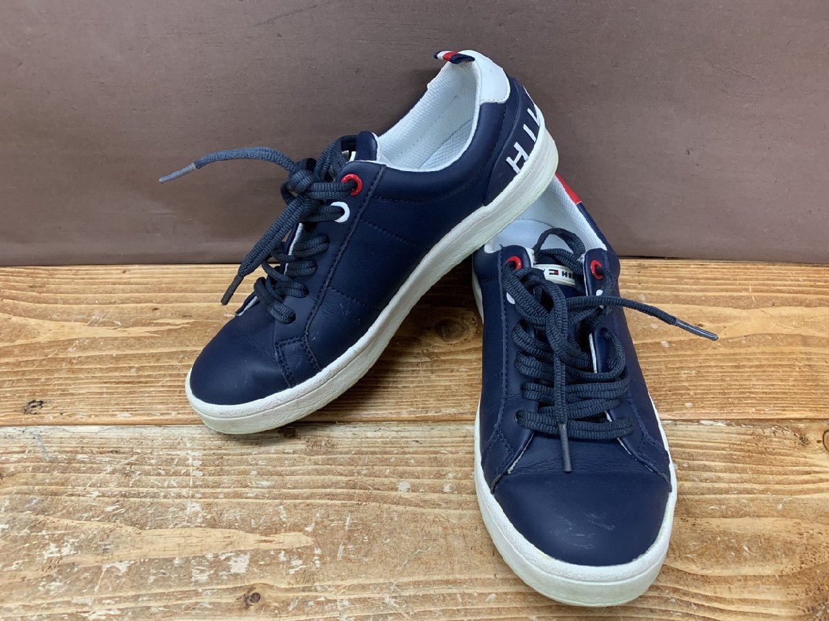 【H2-0625】TOMMY HILFIGER GOLF トミー ヒルフィガーゴルフ ローカット ゴルフシューズ スパイクレス ネイビー系 23.0cm【千円市場】拍卖