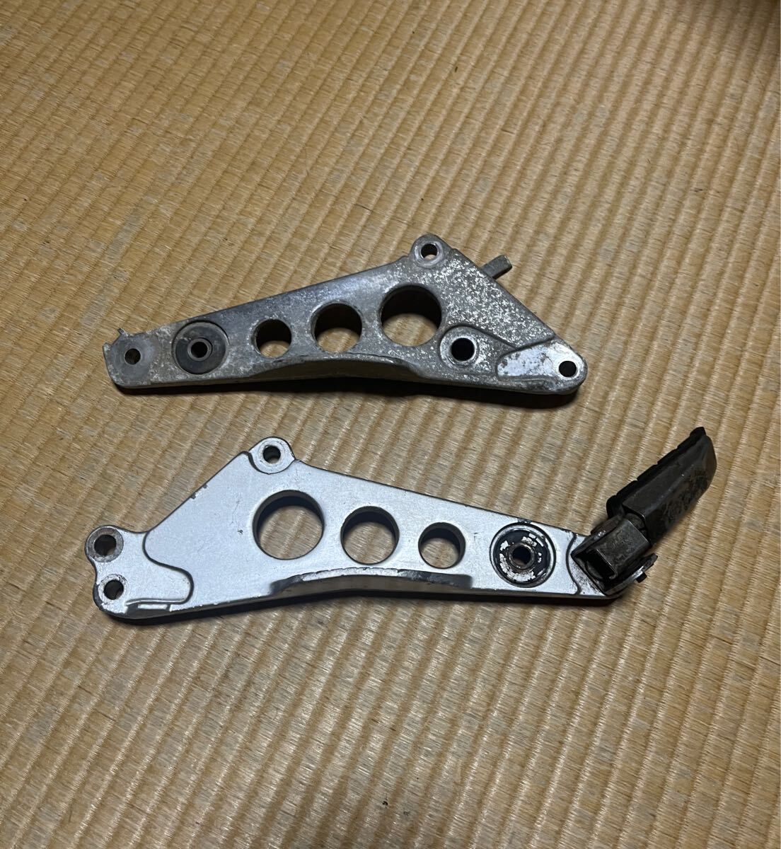 ★即決 ヤマハ RZ250 4L3 純正ステッププレート(検RZ350 YAMAHA XJR400 XJ400D GT380 KH400 KH250 マッハ 500SS RD250 GS400 BEET拍卖