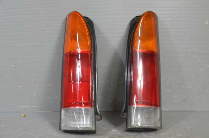 ハイゼット ハイルーフ 後期(S200V) 純正 コイト 動作保証 テールライト 左右 セット 右 左 220-51616 81550-97504 k077449拍卖