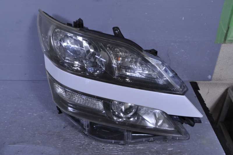 ヴェルファイア 前期(GGH20 ANH20 ATH20) 純正 イチコー 右 ヘッドライト バラスト HID キセノン 58-24 / 81110-58160 k079119拍卖