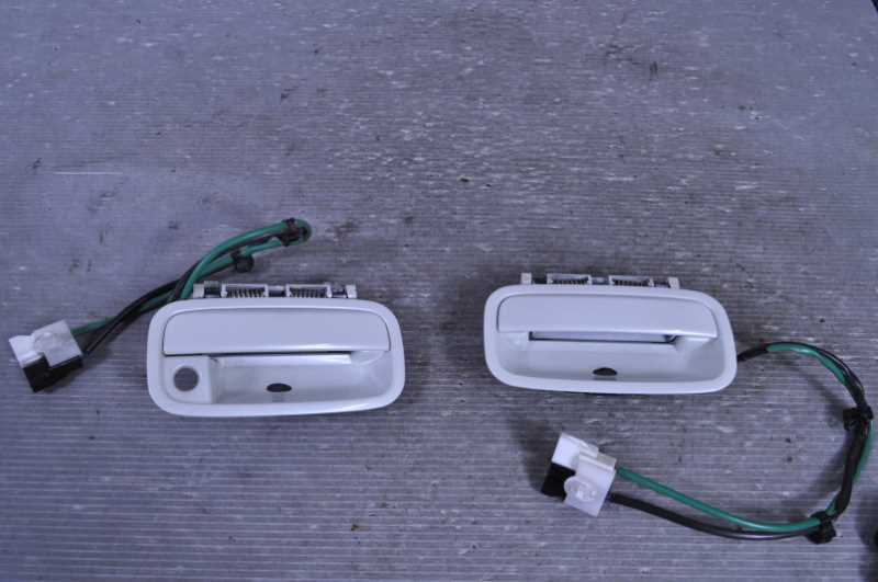 ワゴンR スティングレー 後期(MH22S) 純正 動作保証 フロント アウターハンドル 左右 セット Z7T 右 左/82801-58JB0-Z7T k079449拍卖