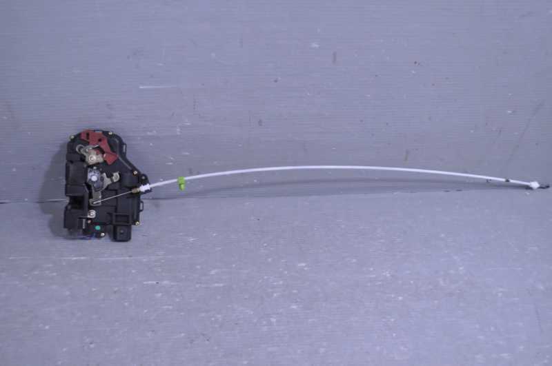 アウディ TTクーペ ターボ 右ハンドル (BNBVR) 純正 破損無 取付OK 動作保証 左 ドアロックアクチュエーター 8N2837015C k091232拍卖