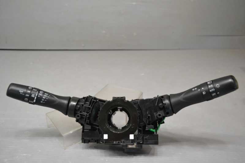 ソリオ バンディット ハイブリッド 前期(MA36S) 純正 破損無 取付OK 動作保証 ディマースイッチ ワイパースイッチ 時間調整付 間欠 k090973拍卖