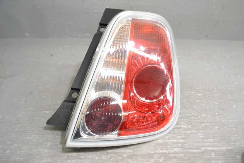 フィアット 500(31214) 純正 AL 破損無 取付OK 動作保証 右 テールライト 27.04 k090999拍卖