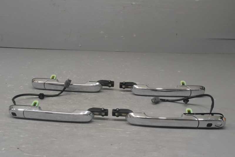 ラパン 前期(HE22S) 純正 破損無 取付OK 動作保証 メッキ アウターハンドル 1台分 セット リクエストスイッチ付 k075204拍卖