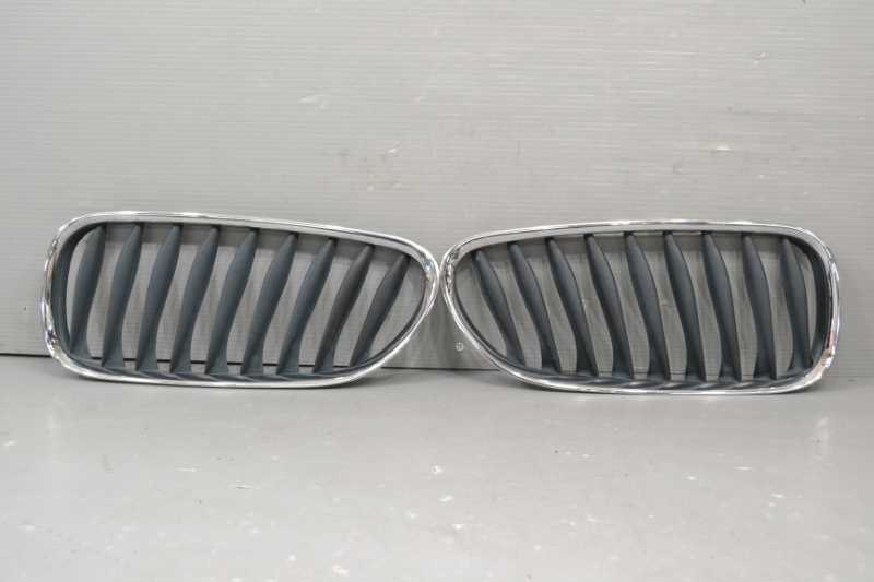 BMW Z4 E85 右ハンドル 前期 純正 スキニー グリル 左右セット メッキ 右 左 /51 13 7 051 957 51 13 7 051 958 k081023拍卖