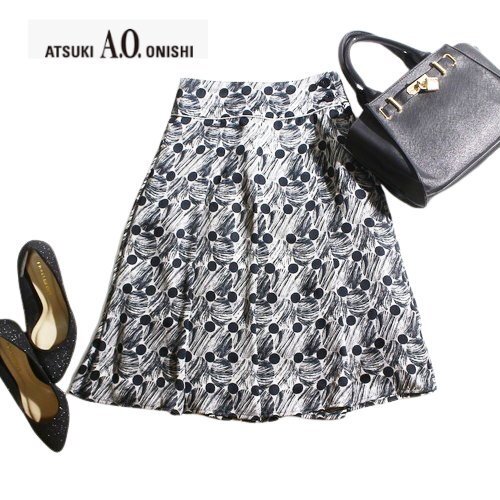美品 AO アツキオオニシ ATSUKI ONISHI 上品 春 夏 ほんのり艶 総柄 プリント Aライン フレアスカート ウエスト61 ブラック 黒 グレー 綺麗拍卖
