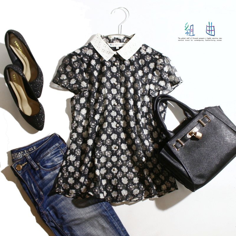 美品 組曲 クミキョク 株) オンワード樫山 夏 上品 ラメ フラワー プリント 半袖 シフォンブラウス 小さいサイズ S2 ブラック 黒 シャツ拍卖