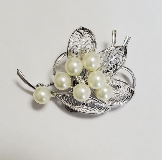 ブローチ シルバーカラー レディース アクセサリー 10g きれいめ拍卖