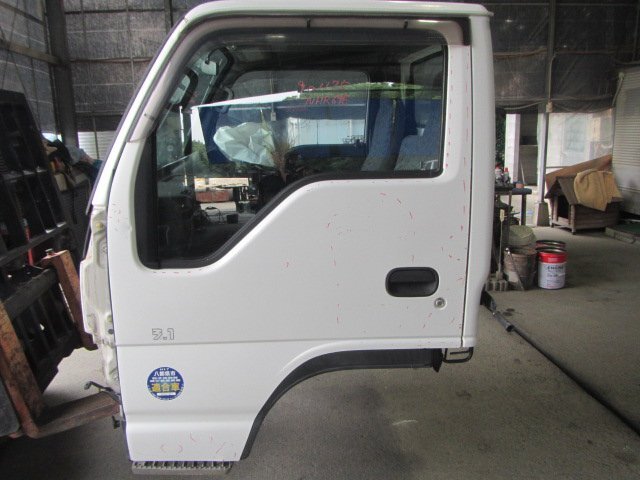 【個人宅配送不可】いすゞ エルフ NHR69 H27年式 ■左フロントドア ジャンク品■ホワイト ■中古 ★901175拍卖