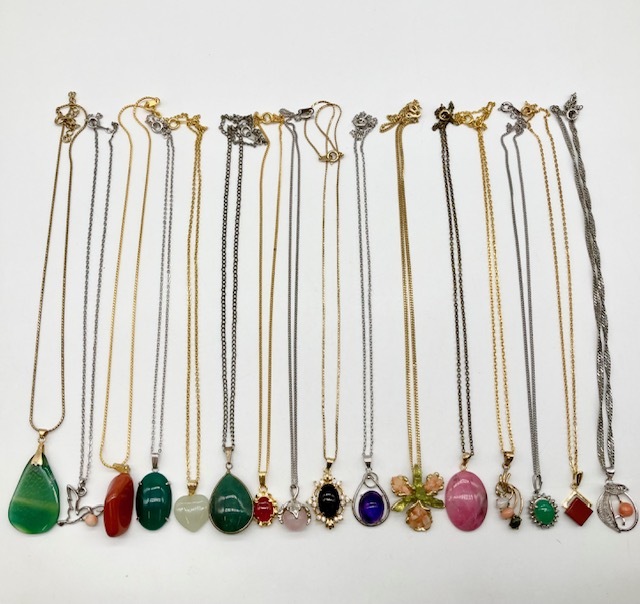 D800 ネックレス まとめ 天然石 カラーストーン 赤瑪瑙 ヒスイ 珊瑚 ローズクォーツ ビンテージ イミテーション アクセサリー まとめ売り拍卖
