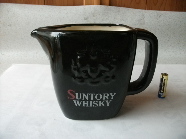 即決 非売品 SUNTORY WHISKY ウオーターピッチャ 陶器 ヒビがあるようです 水差し ノベルティー ビンテージ レトロ拍卖