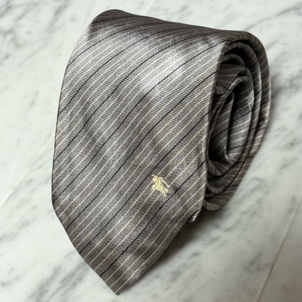 770円~ BURBERRY ネクタイ ストライプ グレー ロゴ (GB3)拍卖
