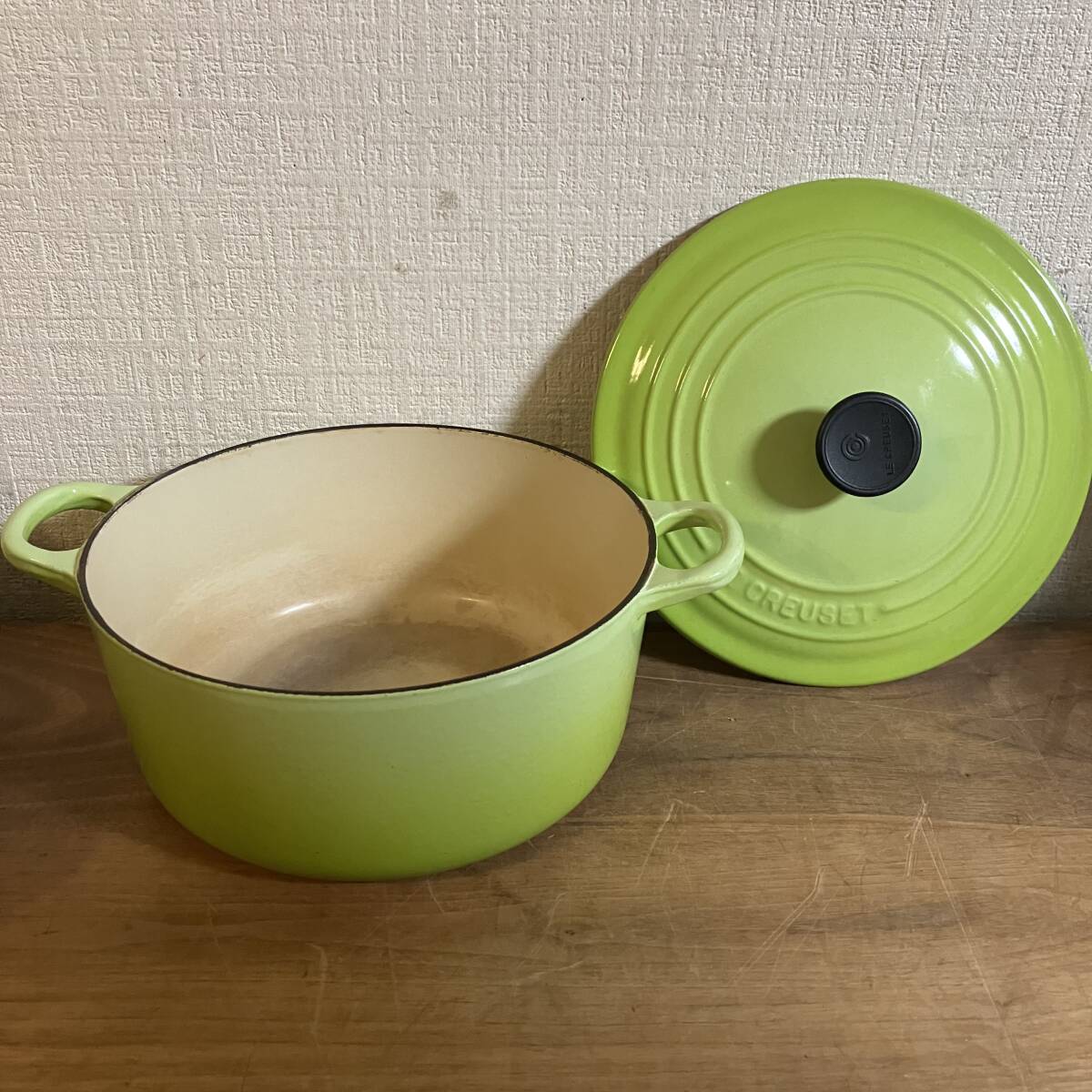 A LE CREUSET 両手鍋 22cm 調理器具 グリーン 緑 ルクルーゼ ル・クルーゼ拍卖