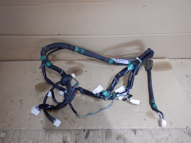 FZJ80G ランドクルーザー ランクル 80 純正 右 フロント ドア ハーネス 82151-68050 71444/b1拍卖