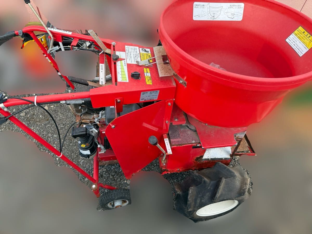 自走式肥料散布機 肥料散布機 現状品 動作未確認 ジャンク扱い 山形発 手渡し 着払い拍卖