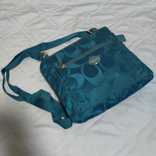 コーチ ショルダーバッグ 1373 F77408 ブルー  ラージシグネチャー 斜めかけOK  中古 拍卖