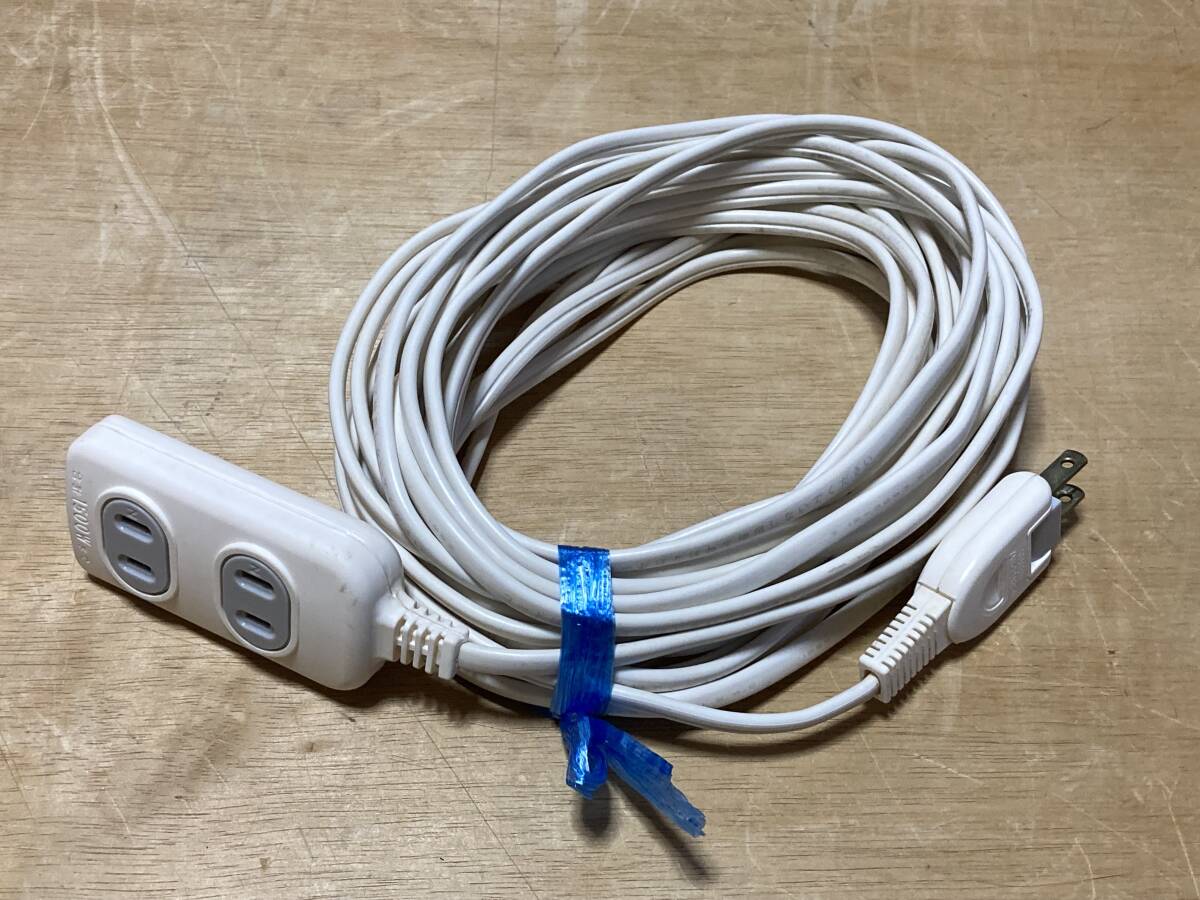 【中古/長期保管品】■タップ付き延長コード■10m■スイングプラグ■3ヶ口テーブルタップ■拍卖